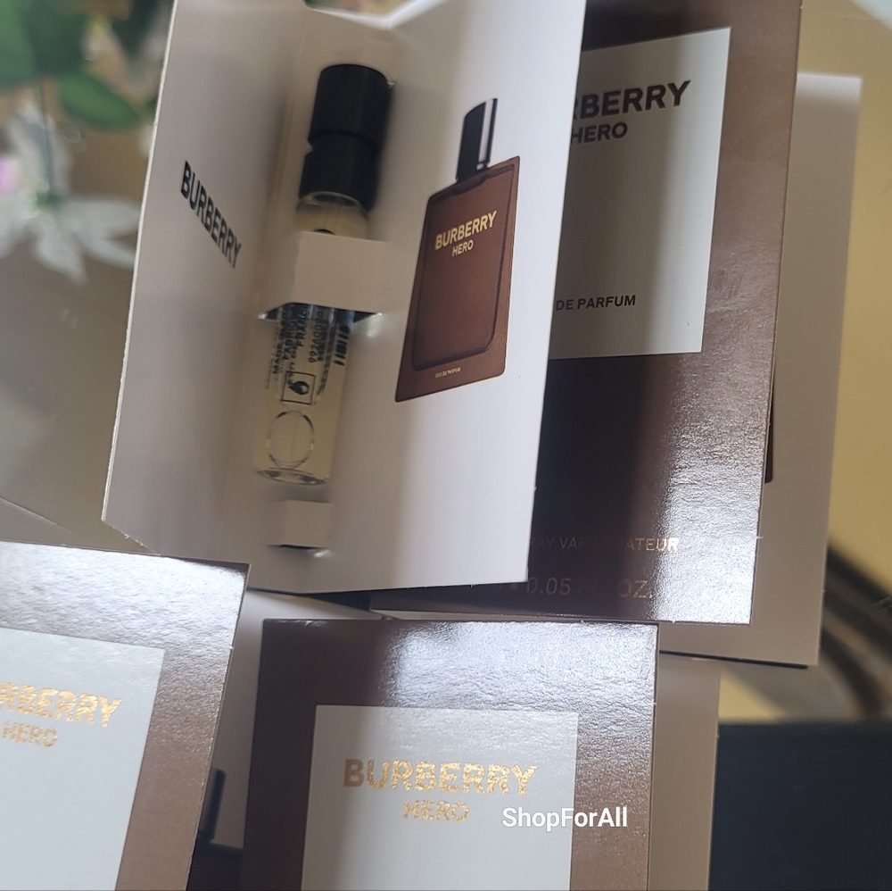 Burberry - Picture 2 of 3